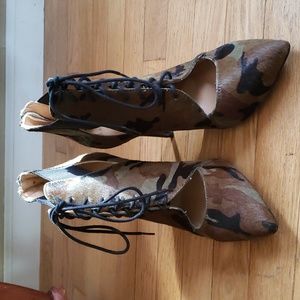 Banana Republic Camo heel